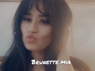 Brunette_mia
