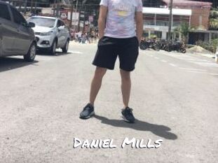 Daniel_Mills