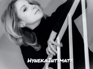 HynekaIntimate
