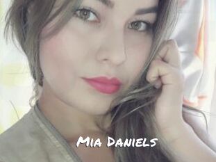 Mia_Daniels