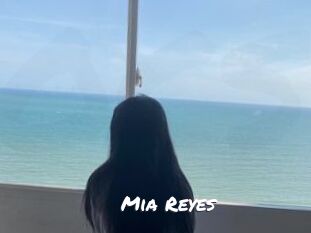 Mia_Reyes
