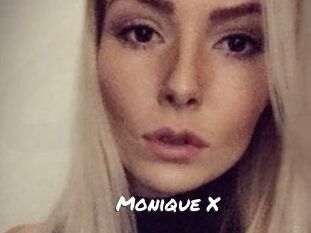 Monique_X