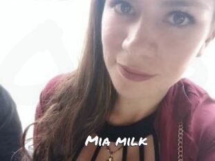 Mia_milk