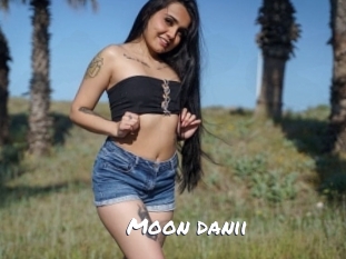 Moon_danii