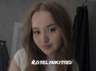 Roselynkissed