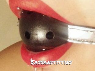 Sassandtitties